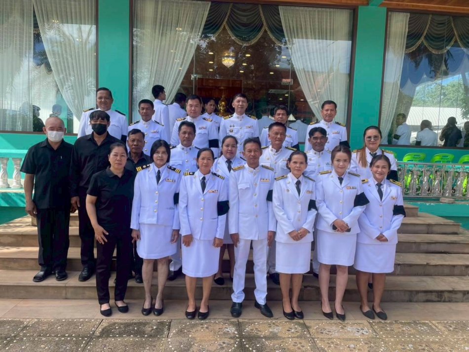 ร่วมถวายน้ำสรงพระศพ สมเด็จพระเจ้าลูกเธอ เจ้าฟ้าพัชรกิติยาภา นเรนทิราเทพยวดี กรมหลวงราชสาริณีสิริพัชร มหาวัชรราชธิดา เบื้องหน้าพระฉายาลักษณ์  ณ ศาลาเทพจตุรมุข วัดกุยบุรี ตำบลกุยบุรี อำเภอกุยบุรี จังหวัดประจวบคีรีขันธ์