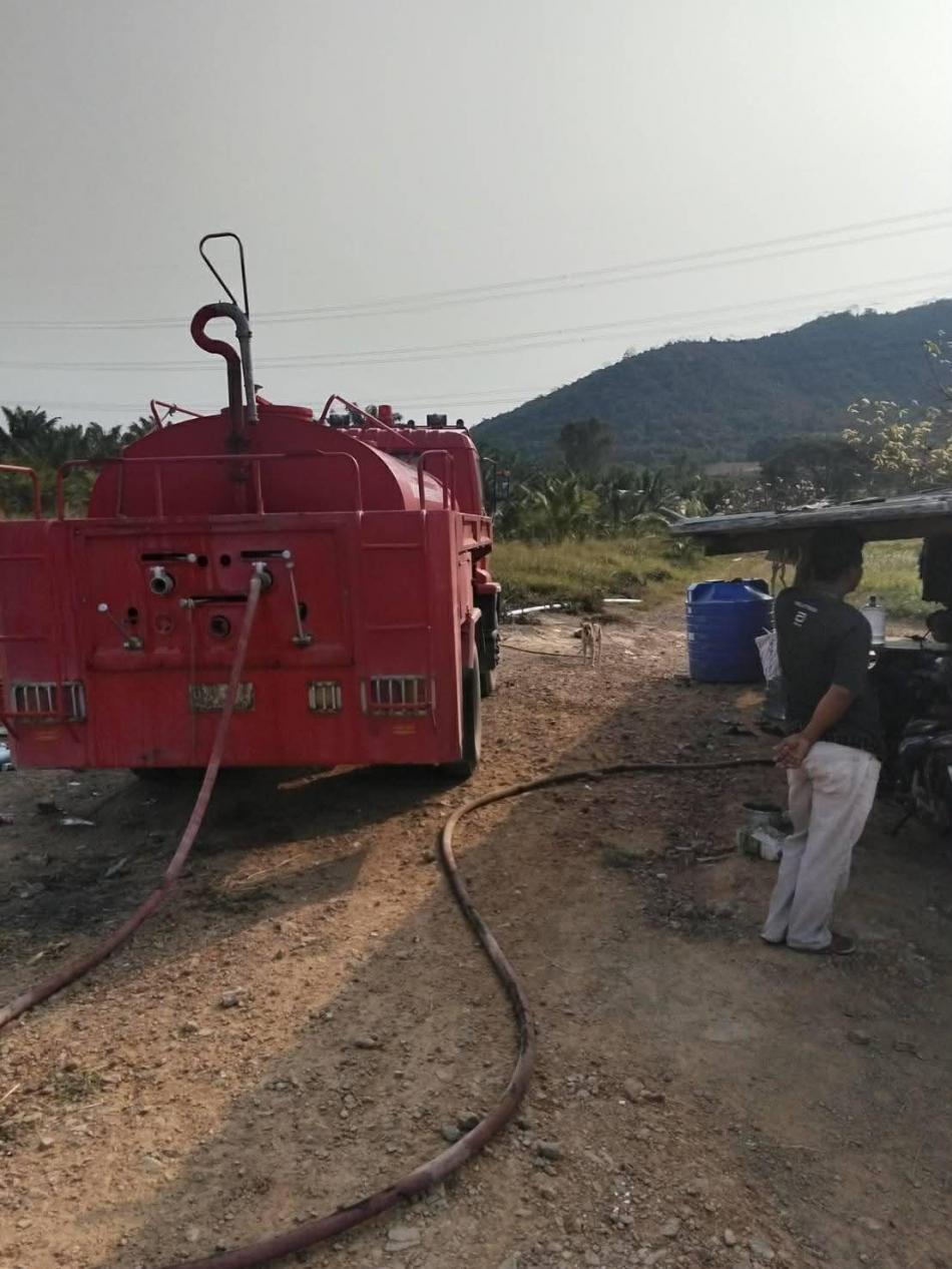 ดำเนินการสนับสนุนน้ำอุปโภค - บริโภค ให้แก่ประชาชนในพื้นที่ตำบลสามกระทาย อำเภอกุยบุรี จังหวัดประจวบคีรีขันธ์ เพื่อบรรเทาความเดือดร้อน และอำนวยความสะดวกด้านน้ำอุปโภค - บริโภคให้แก่ประชาชน